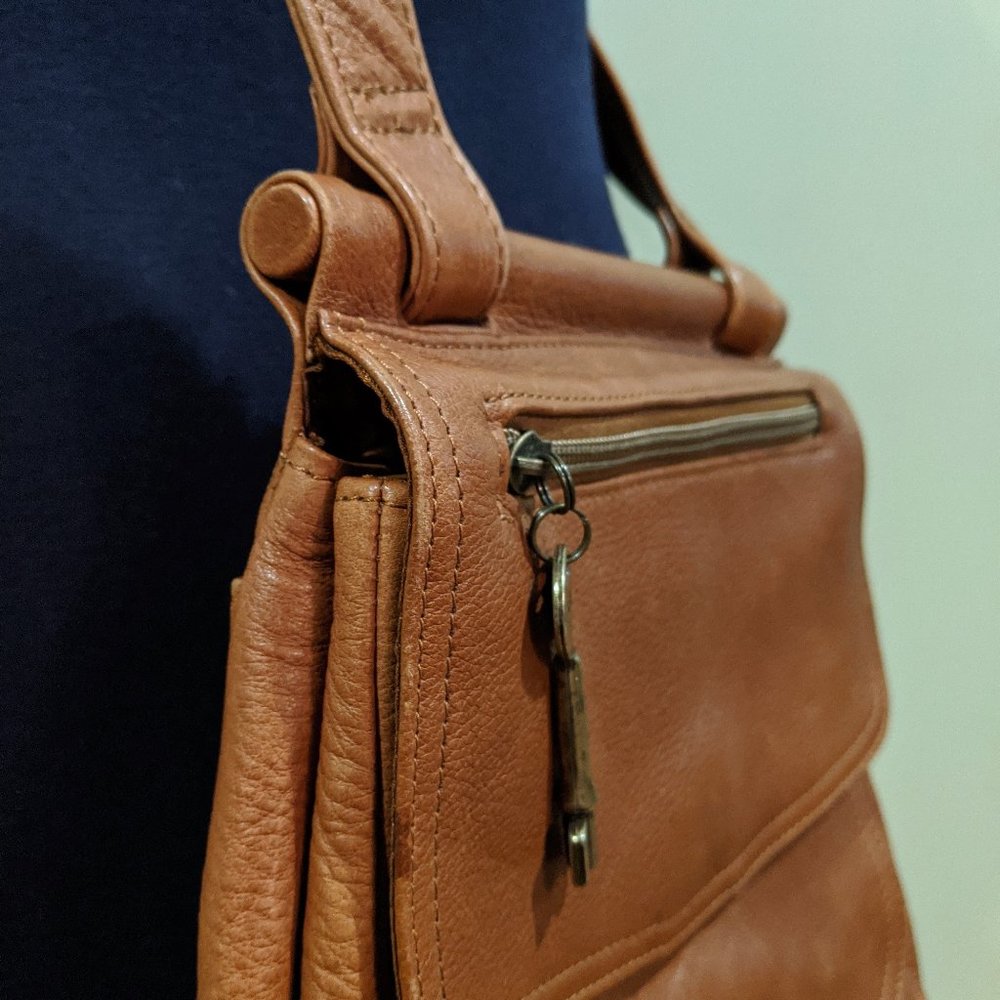 Genuine Leather Fossil Crossbody Purse 75082 - Picture 3 of 8